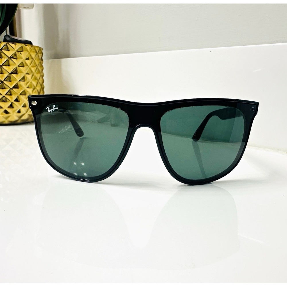 Ray-Ban RB2132 Men's Rectangle Sunglasses Black Frame Green Tinted Lenses 145mm